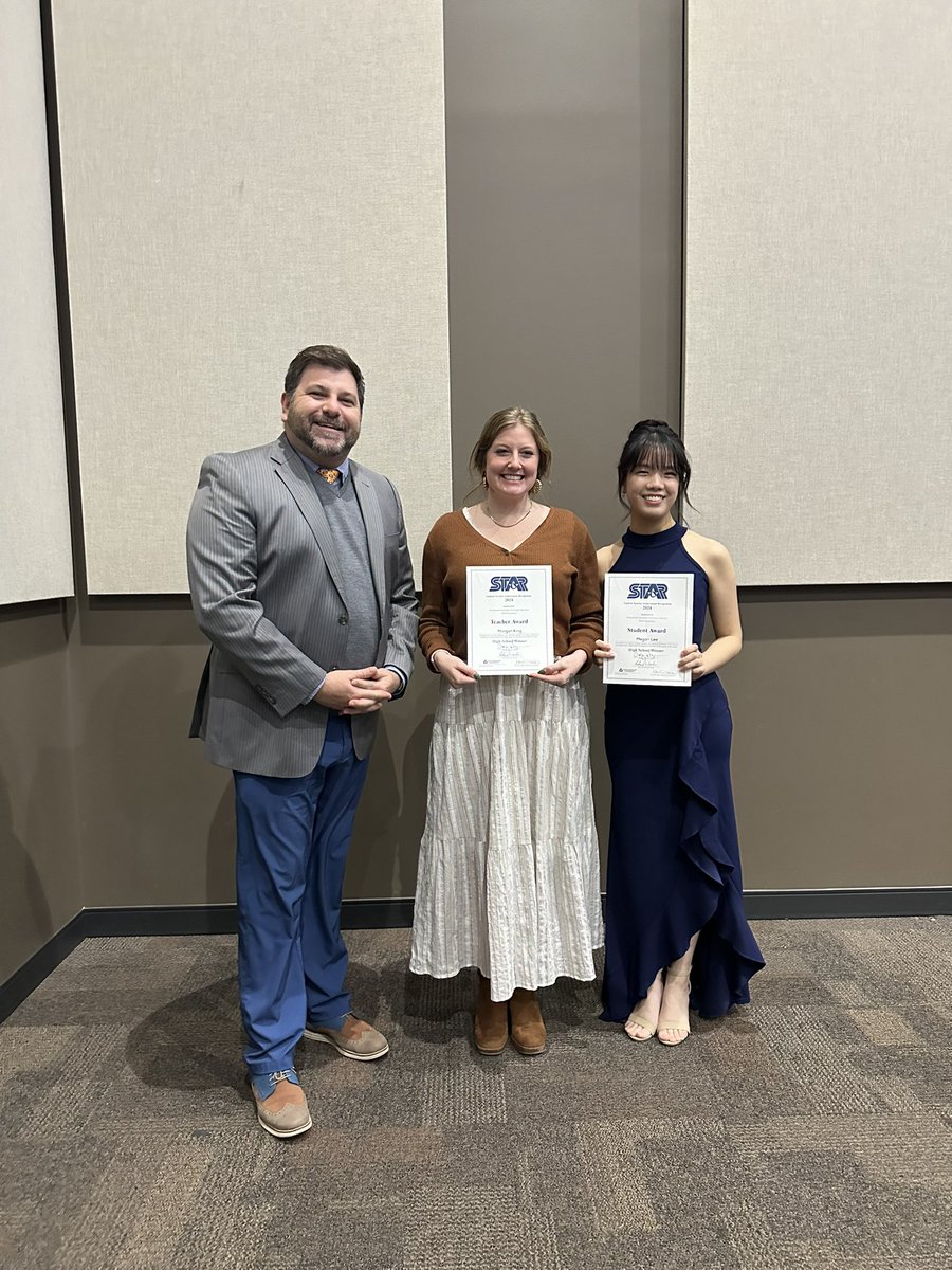 Jadd Jarusinski (@principalridge) on Twitter photo Super excited to celebrate our STAR student, Megan and our STAR teacher Mrs. King! <a href="/PeachtreeRidge/">Roary's Rundown</a> Super excited to celebrate our STAR student, Megan and our STAR teacher Mrs. King! <a href="/PeachtreeRidge/">Roary's Rundown</a>
