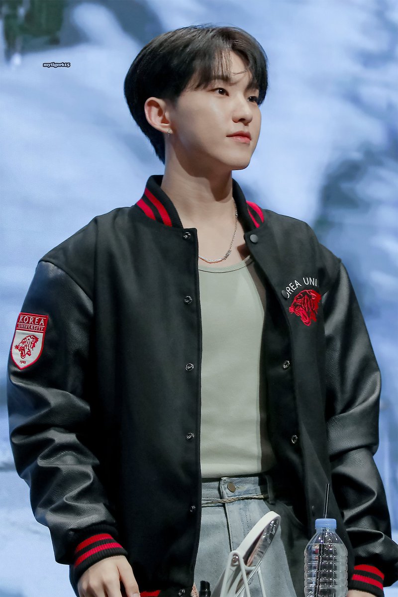 hoscupz's tweet photo. @caratstalk bukan salah satu foto terganteng tp  suka banget hoshi disini keliatan attractive bgt https://t.co/L5lnr6zIgr