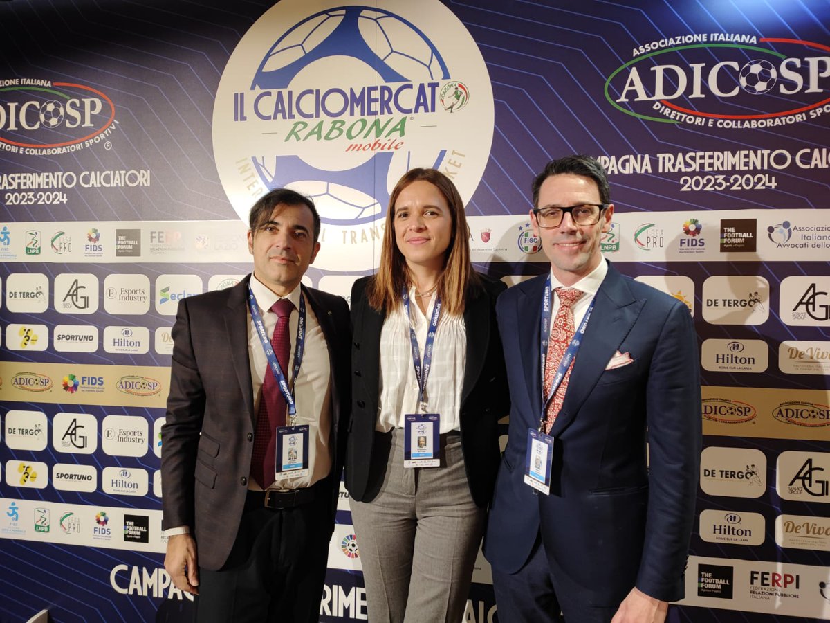 nar6pallares's tweet photo. Abbiamo avuto l’occasione di presentare il nostro libro ‘Calcio, politica e potere’  all'evento l’evento di chiusura del @calciomercatoit  invernale organizzato da #Adicosp  “Calciomercato Rabona International Transfer Market" all’#Hilton #Eur #Roma 
Con moderazione di @butarich https://t.co/nPURHfXfAL