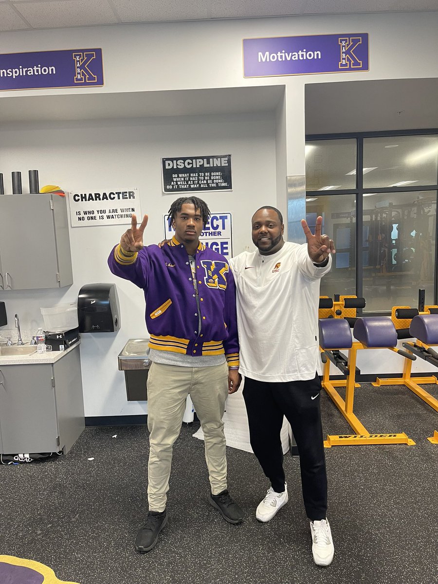yungc4_ (@coreyadams__) on Twitter photo #AGTG shout out to the KARR legend @coach_henny for coming through today and giving me my 16th offer today.
Best D-Line coach in the World no🧢
#DAWGWORK🐕
<a href="/uscfb/">USC Football ✌️</a> <a href="/USC_Athletics/">USC Trojans</a> @247sports @On3Recruits <a href="/RecruitLouisian/">Recruit Louisiana™️</a> <a href="/samspiegs/">Sam Spiegelman</a> #AGTG shout out to the KARR legend @coach_henny for coming through today and giving me my 16th offer today.
Best D-Line coach in the World no🧢
#DAWGWORK🐕
<a href="/uscfb/">USC Football ✌️</a> <a href="/USC_Athletics/">USC Trojans</a> @247sports @On3Recruits <a href="/RecruitLouisian/">Recruit Louisiana™️</a> <a href="/samspiegs/">Sam Spiegelman</a>