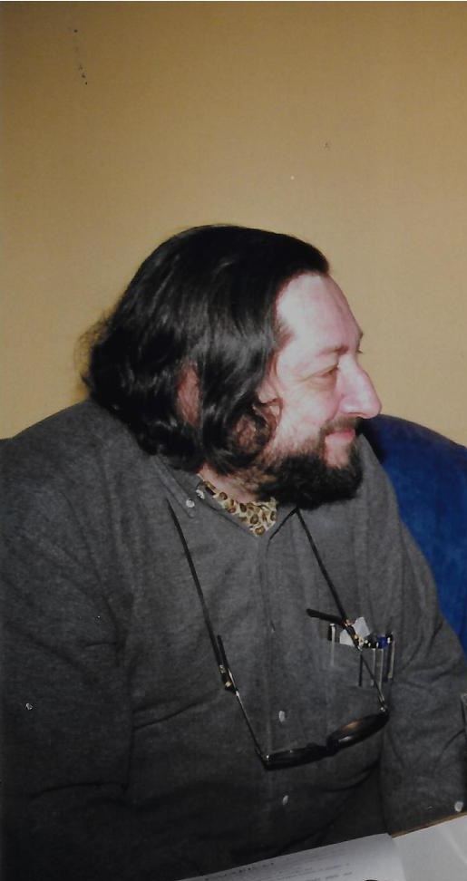 Recibimos con tristeza la noticia de la muerte de Antonio Castro, uno de nuestros más antiguos colaboradores, autor de no pocas entrevistas memorables, su gran especialidad. Nuestras condolencias a su familia y amigos. Descanse en paz. (Foto: Miguel Ángel Segura/Dirigido Por).