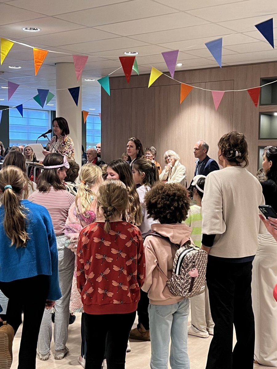 HEILOO2000's tweet image. Opening vernieuwde bibliotheek en gemeentehuis Heiloo #heiloo