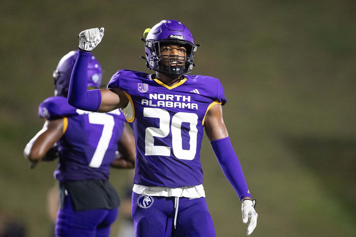 I’m blessed &amp; honored to receive an offer from <a href="/UNAFootball/">North Alabama Football</a>
Thank you <a href="/DeLockett/">Coach De'Von Lockett</a>  #RoarLions 💜🤍🦁
<a href="/4thQtMentality/">𝐂𝐨𝐚𝐜𝐡 𝐅𝐮𝐬𝐞</a> <a href="/JSHS_FB/">Jeanerette HS Football</a> @CCPaul0304 <a href="/LABootleggers/">La Bootleggers</a> 

<a href="/adamgorney/">Adam Gorney</a> @SWiltfong247 <a href="/ChadSimmons_/">ChadSimmons</a> <a href="/GabyUrrutia247/">Gaby Urrutia</a> <a href="/CoachReedLive/">Carl Reed Jr.</a> <a href="/DemetricDWarren/">Demetric D. Warren</a> <a href="/Jeff_XOS/">Jeff Martin</a> <a href="/FormuLA_Scout/">The FormuLA-Scouting LLC</a>