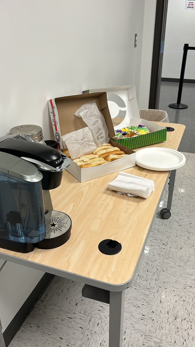 edwgarza (@edwgarza) on Twitter photo Actually King Cake, Kolaches and Texas Pecan Coffee is the best way to tell your English II team, “THANK YOU” for all of their hard work. #staygolden <a href="/HISD_West/">🚨 This page is no longer active! 🚨</a> <a href="/WisdomHS_HISD/">Margaret Long Wisdom High School</a> Actually King Cake, Kolaches and Texas Pecan Coffee is the best way to tell your English II team, “THANK YOU” for all of their hard work. #staygolden <a href="/HISD_West/">🚨 This page is no longer active! 🚨</a> <a href="/WisdomHS_HISD/">Margaret Long Wisdom High School</a>