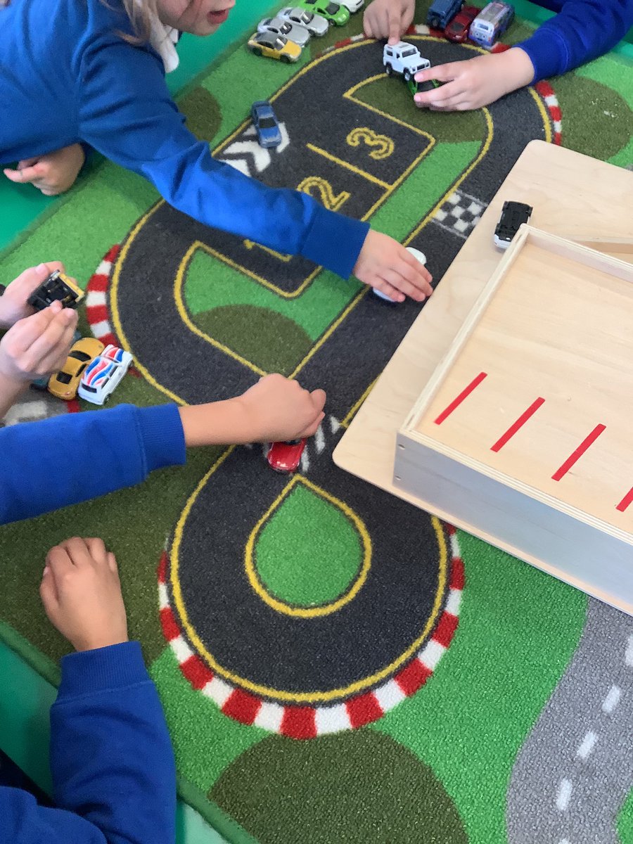Rowlatts_TMET's tweet photo. Year 1SA Purposeful Play focus this week was forming positive relationships with their peers. They have shown excellent teamwork and have really enjoyed themselves. #rmpapshe #collaboration #play https://t.co/uPJ8ttHTYv