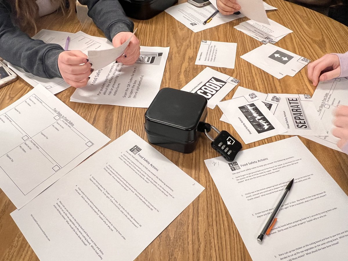 LogsdonMs's tweet image. Check out Ms. Yargus’s 2B (NCA essentials) trying to breakout! Breakout boxes are a great way to incorporate collaborative work into any lesson. Plus there’s candy behind all those locks @gkhscogs424 @gkschools @gkfacs