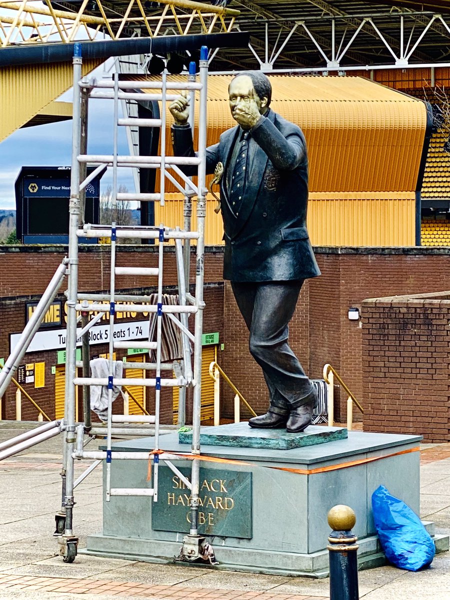 wayneedoodle's tweet photo. Sir Jack Hayward statue by the @Wolves Molineux subway got a facelift today. Spruced up by a Bronze Restoration company. Looking good Jack 👍⚽️😊🐺
#expressandstar https://t.co/TFY72f6Hvm