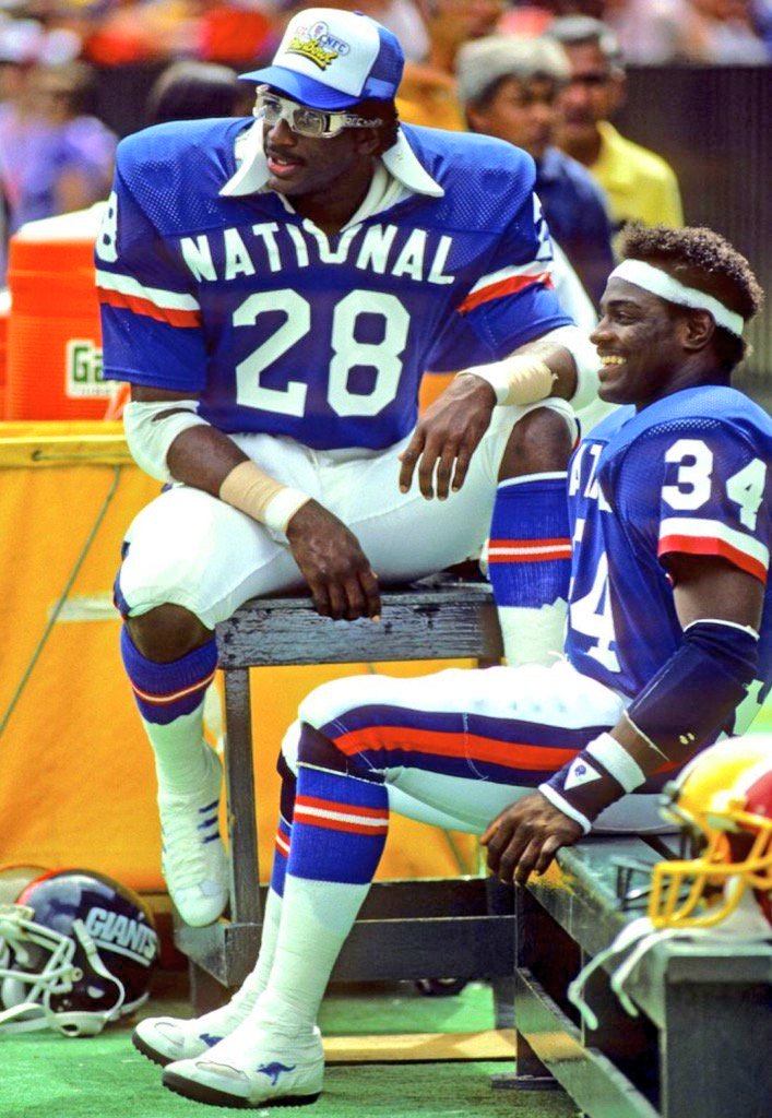 Honolulu Duo

E.D. and Sweetness chillin' at the 1984 Pro Bowl

Roos, Rec-Specs, headband, neck roll, trucker cap