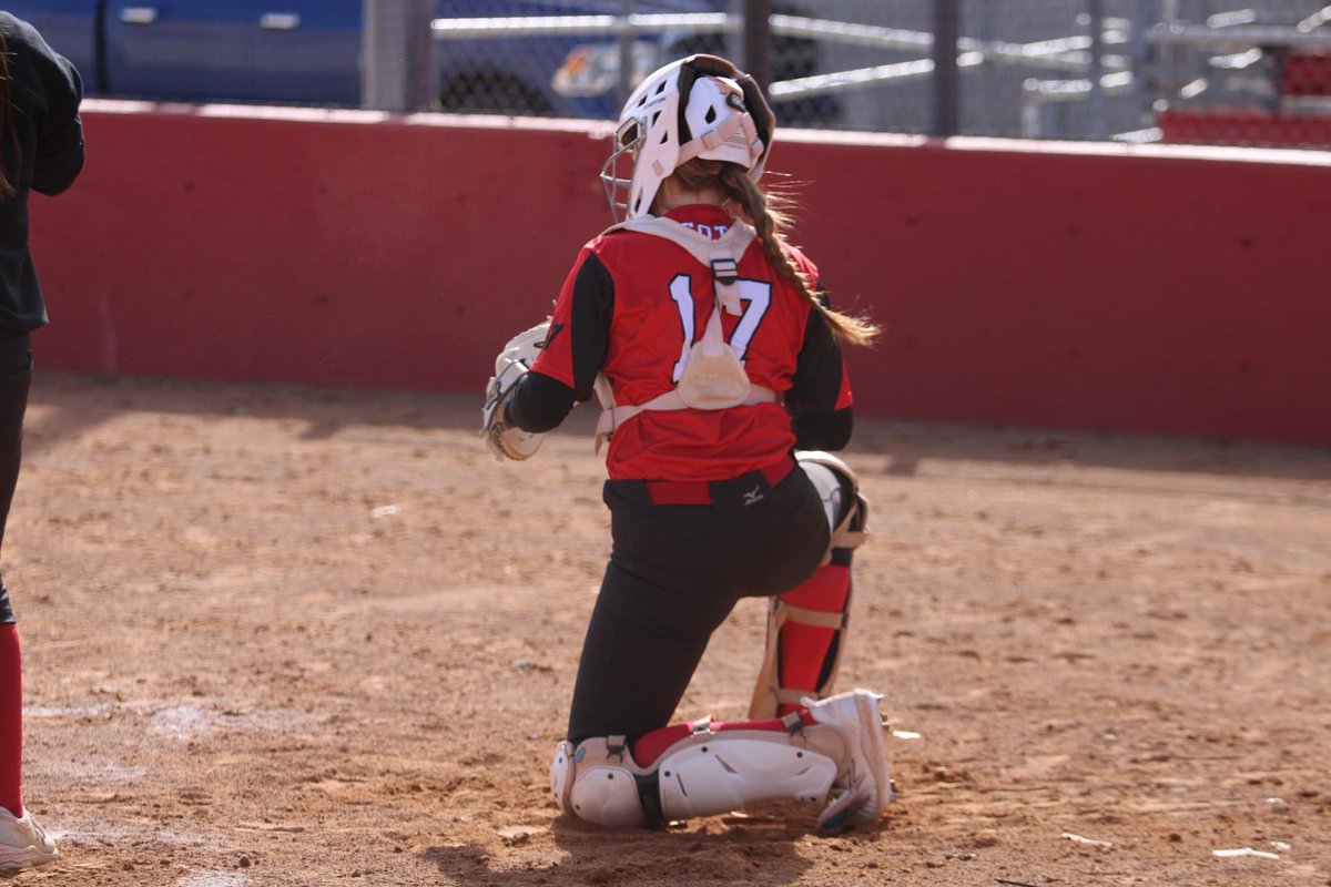 BrysenGott's tweet photo. Happy National Catchers Day to all the catchers out there. @TreyHoldbrook @BuzzPremier16u @BHSLTSoftball https://t.co/Nn36eqLcxW