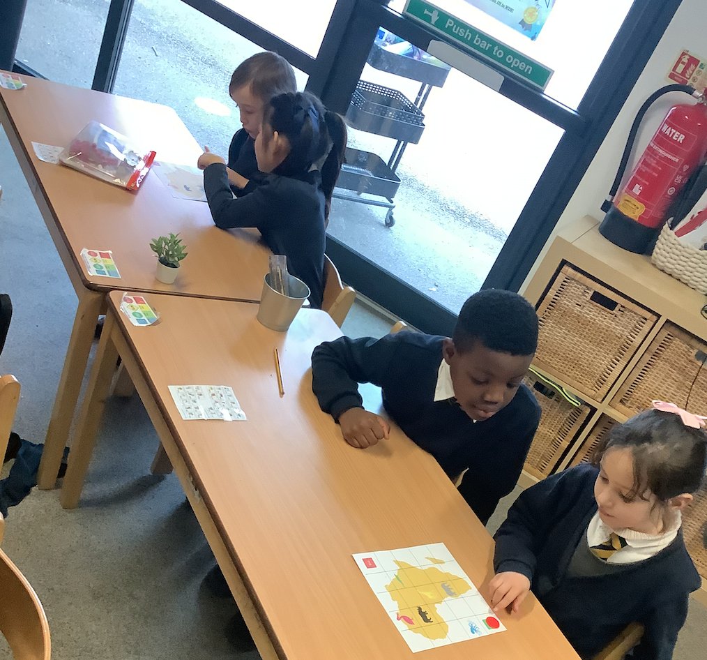 CroxtethCleaver's tweet photo. In Computing, we have been learning about coding and algorithms. We directed our partner around a maze and avoided obstacles. We also made our own obstacle grid. #CroxtethComputing @CroxtethC @RainbowEduMAT https://t.co/PsveRgDDCU