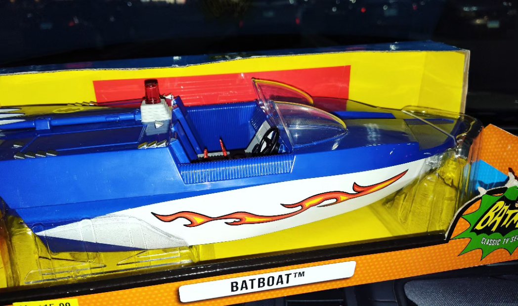 devastation79's tweet image. #mcfarlane
#batcycle
#batboat
found these in
Walmart* sales isle marked down to 15$ rang up at 10$ each! couldn't leave them behind for a mere 20$
#batman
#BATCAMP
#1960sBatman