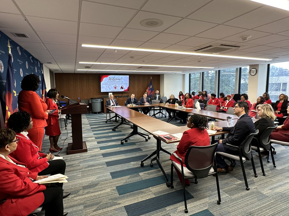 CM_Sayles's tweet photo. On Tuesday, the @MCACDST and @DSTPVAC Chapters held their #DeltaDay at the @MoCoCouncilMD to discuss their legislative priorities. One of the many reasons we wear red is to unify women in raising awareness for heart health and preventing heart disease. #WearRedAndGive @dstinc1913 https://t.co/n4Bdf6Ne4m