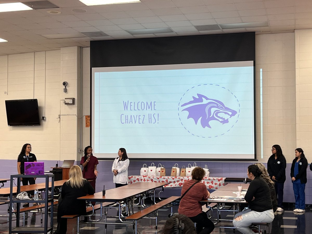 ChavezHS_HISD's tweet photo. Thank you @WIStevensonMS for inviting us to Coffee with the Principal โ๏ธ to share out the great things happening at Chavez ๐บ #FeederPatternWorkingTogether https://t.co/Pft1hZ4Tt4