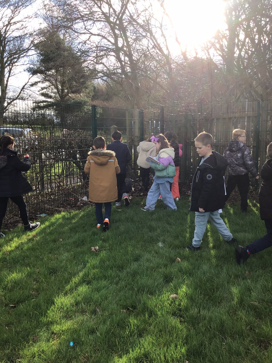 HilderthorpeSch's tweet photo. This afternoon Year4 have conducted a litter survey around the school boundaries for our science lesson. We couldn’t believe how much rubbish there was! #hildyear4 #hildsci https://t.co/lh3cNfb9pS