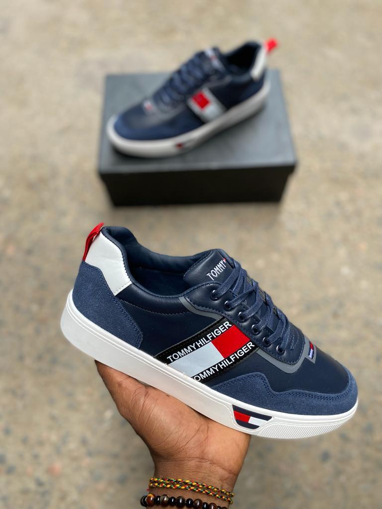 165000frs frs frame one and two 
13000frs frame three and 14000frs Frame four 
Location Douala 
Delivery nationwide 
#PerpsyFashion