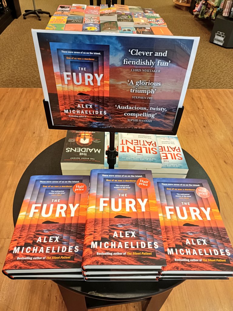 A former movie star throws a select party on a private Greek island whilst a murderer lurks in the shadows #ReadTheFury @AlexMichaelides Half price this week @RiversideHemel #waterstones #fridayreads #books waterstones.com/book/the-fury/…