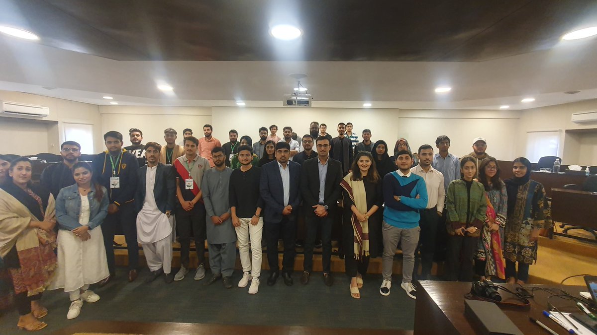 SocialPstd's tweet photo. 🌟 Student Development program 2024 - Week 3 Highlights

Grateful to Ahmed Mohammmed Ariff - Puma Energy Pakistan for conducting an amazing &amp; insightful session at #SDP. The session was focused on “Professional Resilience”. https://t.co/R6m45yJ2xr