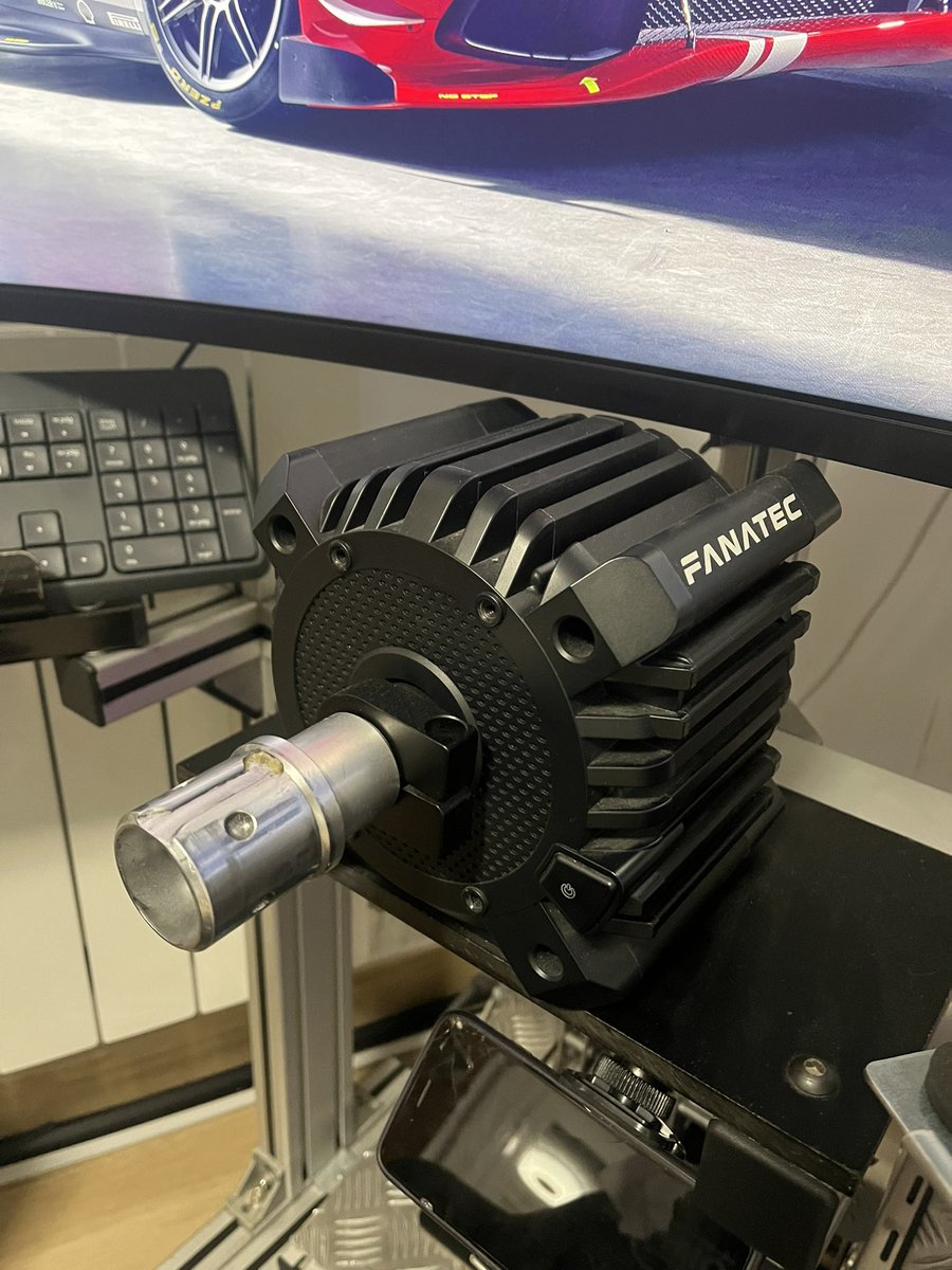 BupiX98's tweet photo. Vendo base Fanatec DD PRO 8Nm con pedales csl load cell, se agradece rt y mas info enviar mensaje! https://t.co/0FVnqMZjB7