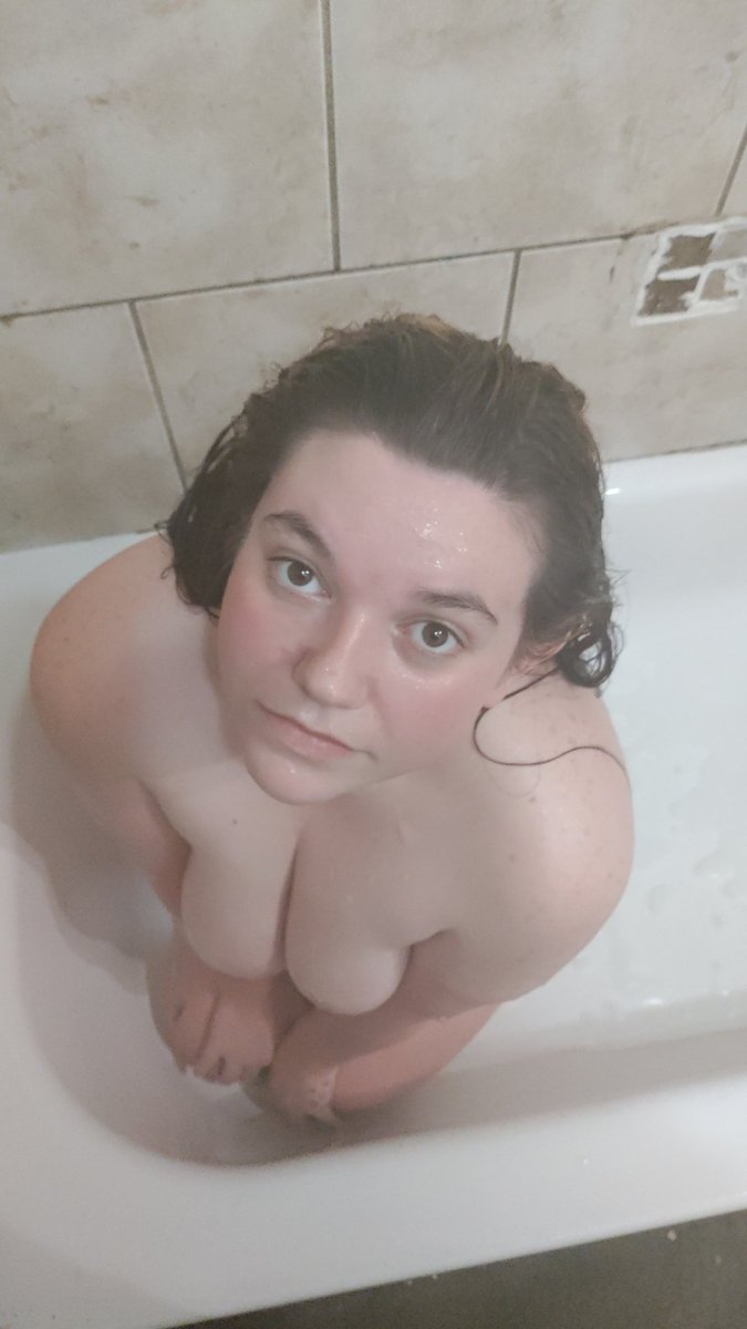 lilmoiji's tweet photo. Oh you want me on my knees?
 Too bad now get down on your knees before I make you beg for my mercy!
Where's my tribute you small cuck pig.
#paypig #cashcow #cashcuck #whalesub #humanatm #findom #femdom #finsub #onlyfans #ContentCreator #feetpicsforsales https://t.co/8w7heiiG2l