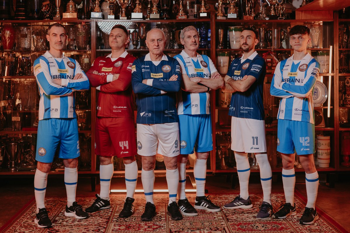 StalRzeszow's tweet photo. Był, będzie, jest - rzeszowski ZKS! 🫡💙

🛒 KUP KOSZULKI RETRO JUŻ TERAZ 👉 https://t.co/gAmhcFPeQF https://t.co/XSzA5FYouT