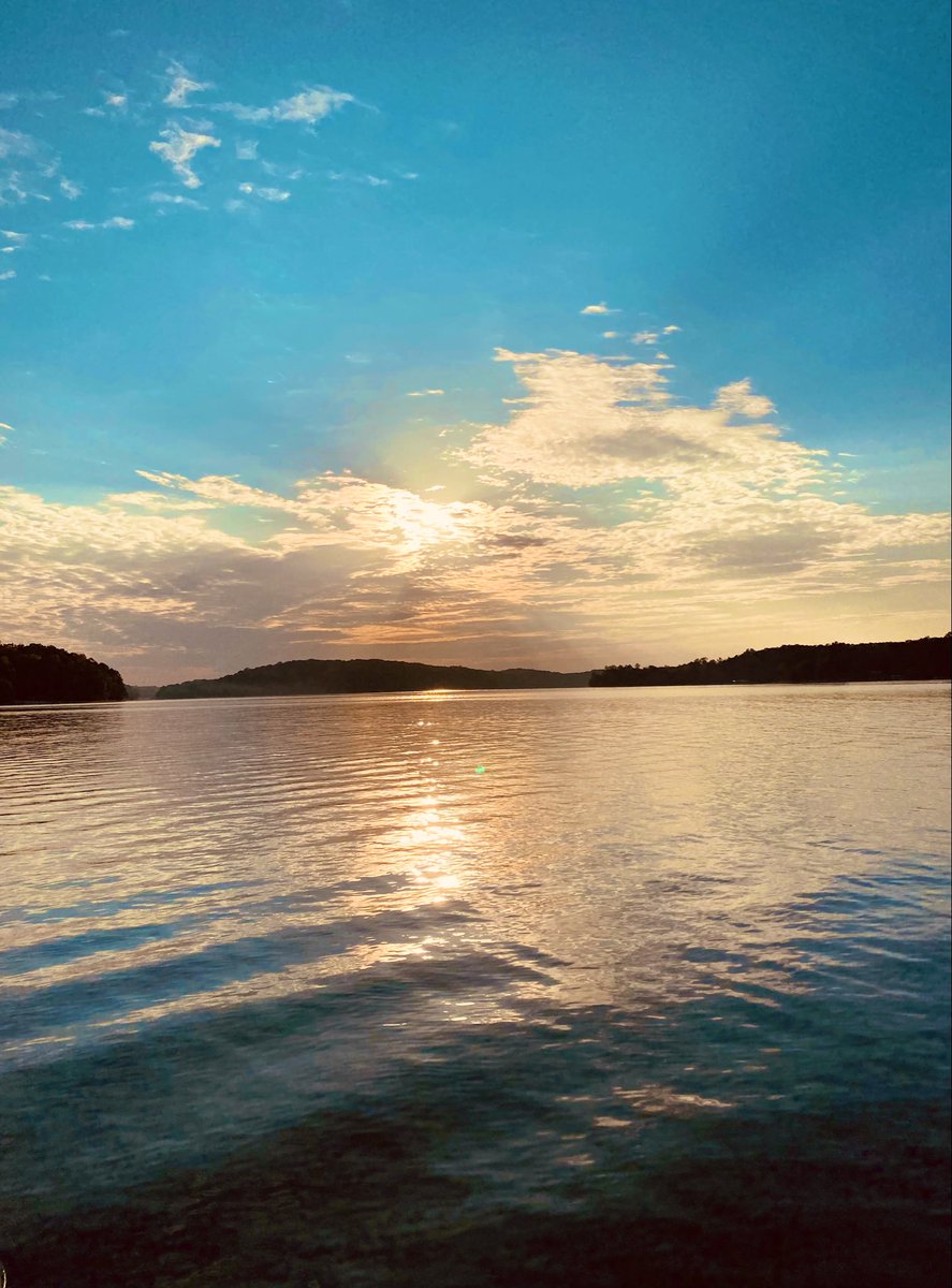 EmSS_4's tweet image. #BoatingAdventures Lake Hartwell #peaceful