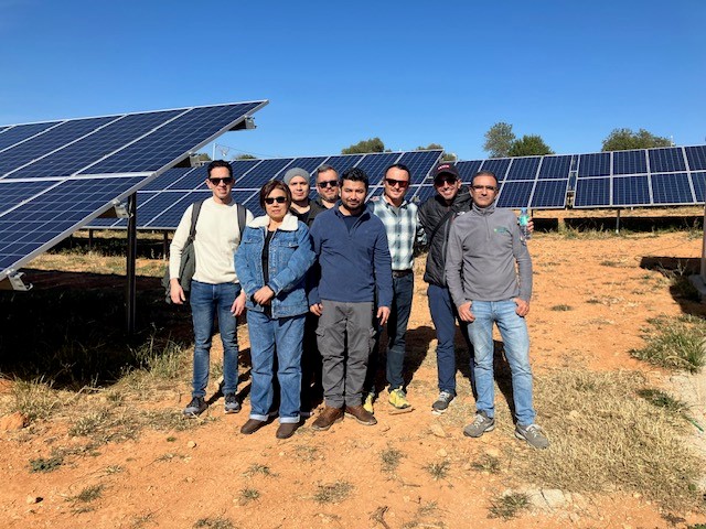 itenergia's tweet photo. Los alumnos del Máster #Mopei visitaron una planta fotovoltaica en Castellón para aprender su funcionamiento.
Si estás interesad@ en formarte en el sector energético esta es tu oportunidad junto @itenergia @uchceu
https://t.co/Xv5kVx7nu4
#FormaciónEnergíasRenovables https://t.co/gN06HYw0dL