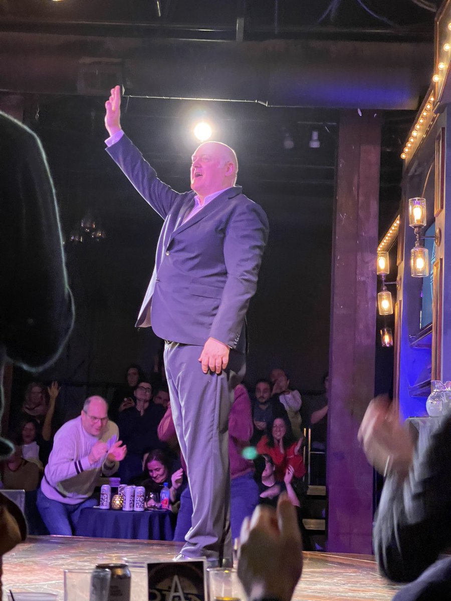 BronaghTumulty's tweet photo. It’s been an extremely tough week…but @daraobriain helped with some laughs on Wednesday night @TheDenTheatre.
(If we’d been any closer, we’d have been on stage with him!)
#SoLongSkokie #HelloChicago ☘️🌃 https://t.co/2ayRmTXWYx