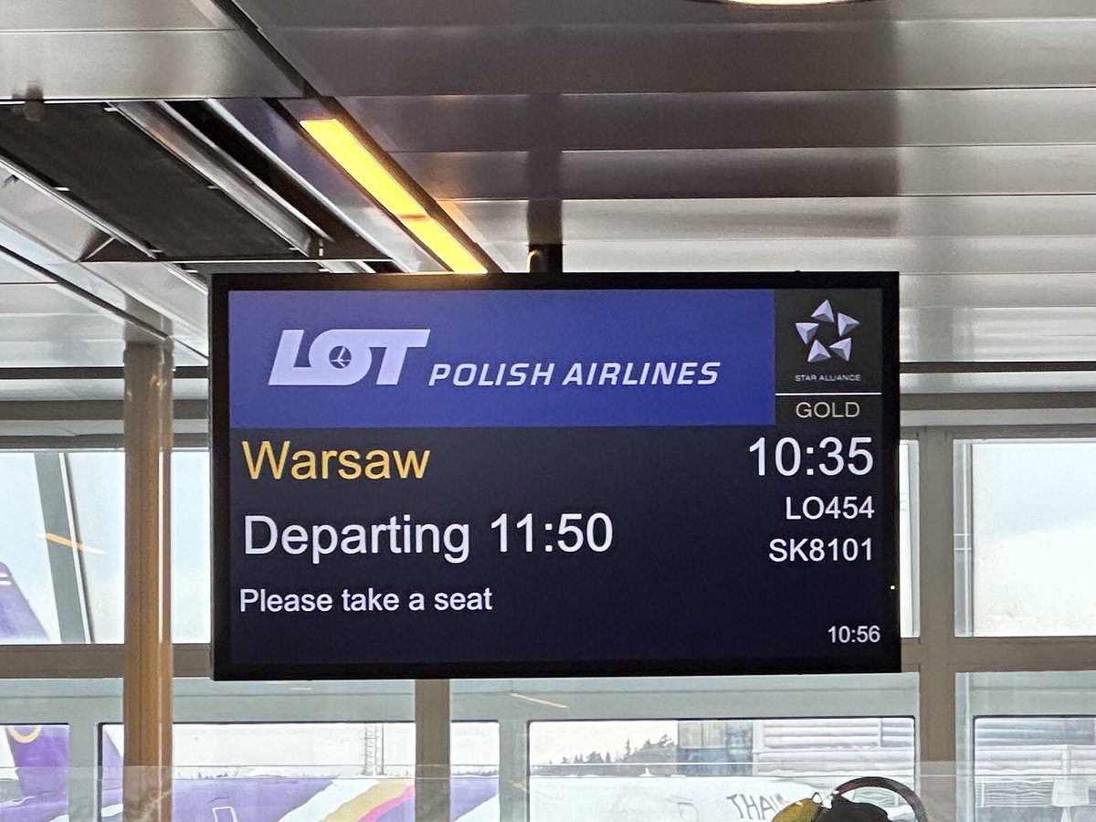 TodaysFlight's tweet photo. I guess I spoke to soon. What started as a delay turned into a cancellation. SP-LWB went tech during turnaround in #ARN. Immediate re-routing by @LOTPLAirlines via AMS. Given my recent negative experience with LO‘s ticketing department, this is 👍. #paxex #passengerrights #irrops https://t.co/XqY5bssj8d
