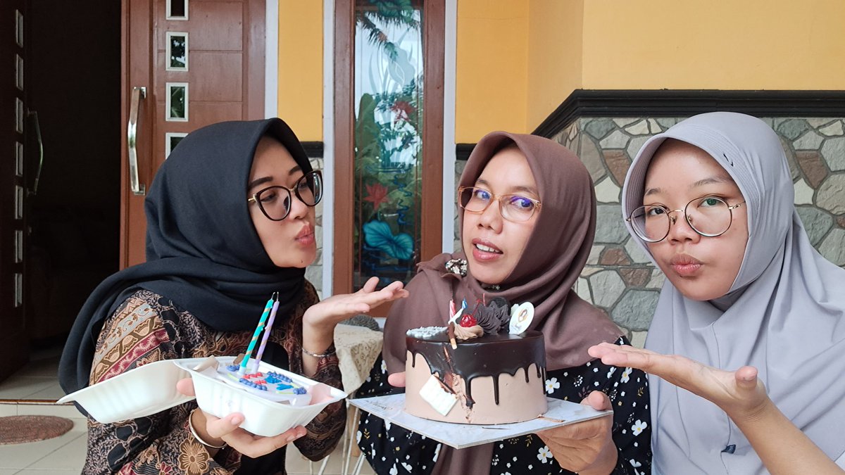 nnandaayu's tweet photo. Happy birthday Mamah!✨️💞 https://t.co/dT2naadwb9