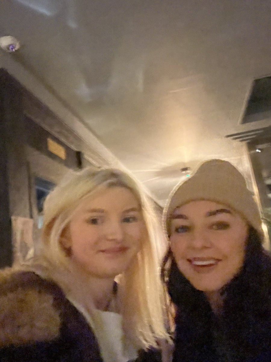 Courtney 🩷 tweet media