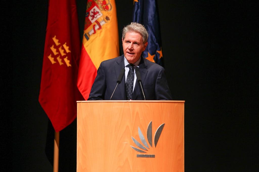 APDRM_COM's tweet photo. 🎖️ RECONOCIMIENTO | En el orden del día en la Asamblea se ha acordado por unanimidad lo siguiente:

🫴 Nombrar Presidente Honorario a Juan de Dios Martínez (@IJuande), anterior presidente de la Asociación de la Prensa Deportiva de la Región de Murcia.

👏👏👏👏 https://t.co/qs6D4QwfNJ