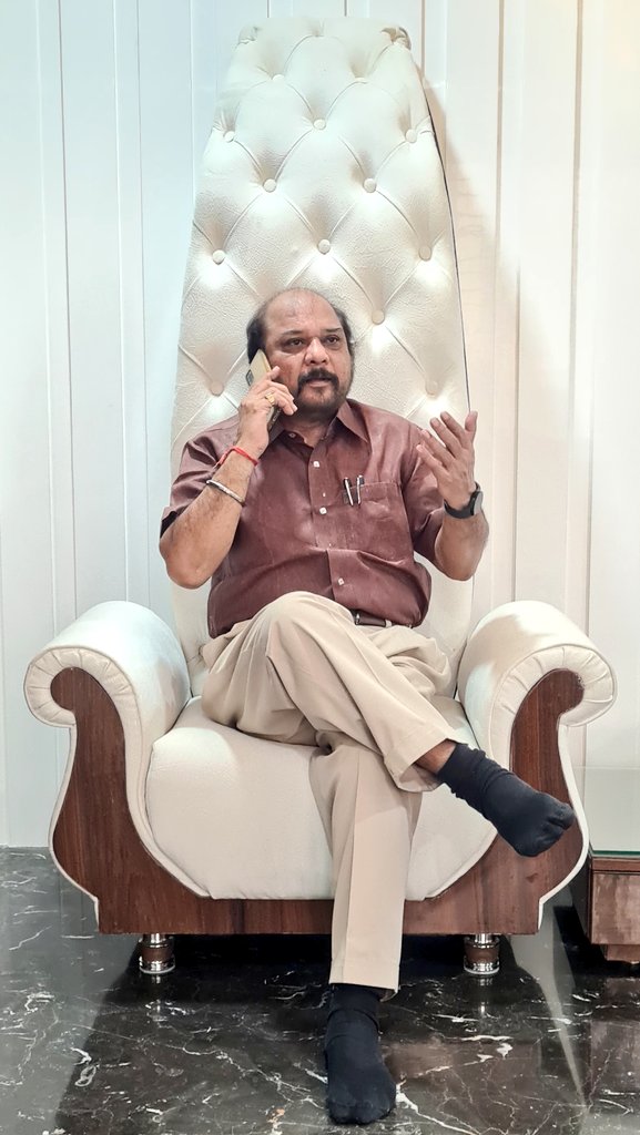 PoorvaSharma_'s tweet photo. Here's to the man who taught us to be proud but not arrogant, graceful yet fierce, opinionated but receptive, take no nonsense but always be respectful. And the one who has held our hand through it all!

Happy Birthday to the best Dad in the world! 💗
@Pankaj___Sharma https://t.co/CUebgwc1pH