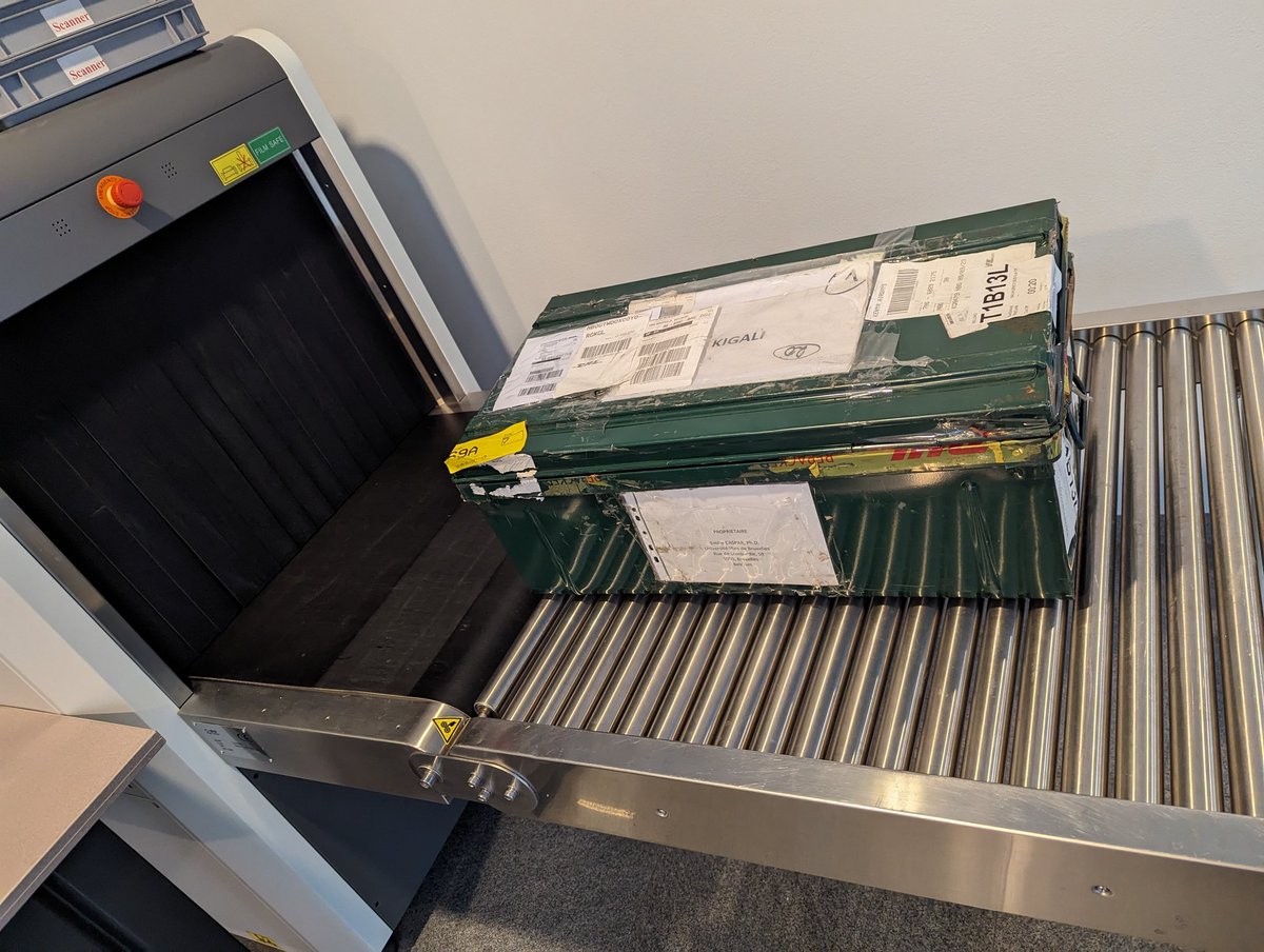 CasparEmilie's tweet image. Diplomatic bags and electroencephalogram - sent ✓
Now let's go to Rwanda for new adventures !
Our task: finding those who risked their lives to rescue others during the genocide
#neuroscience 
#fieldresearch
#Righteous