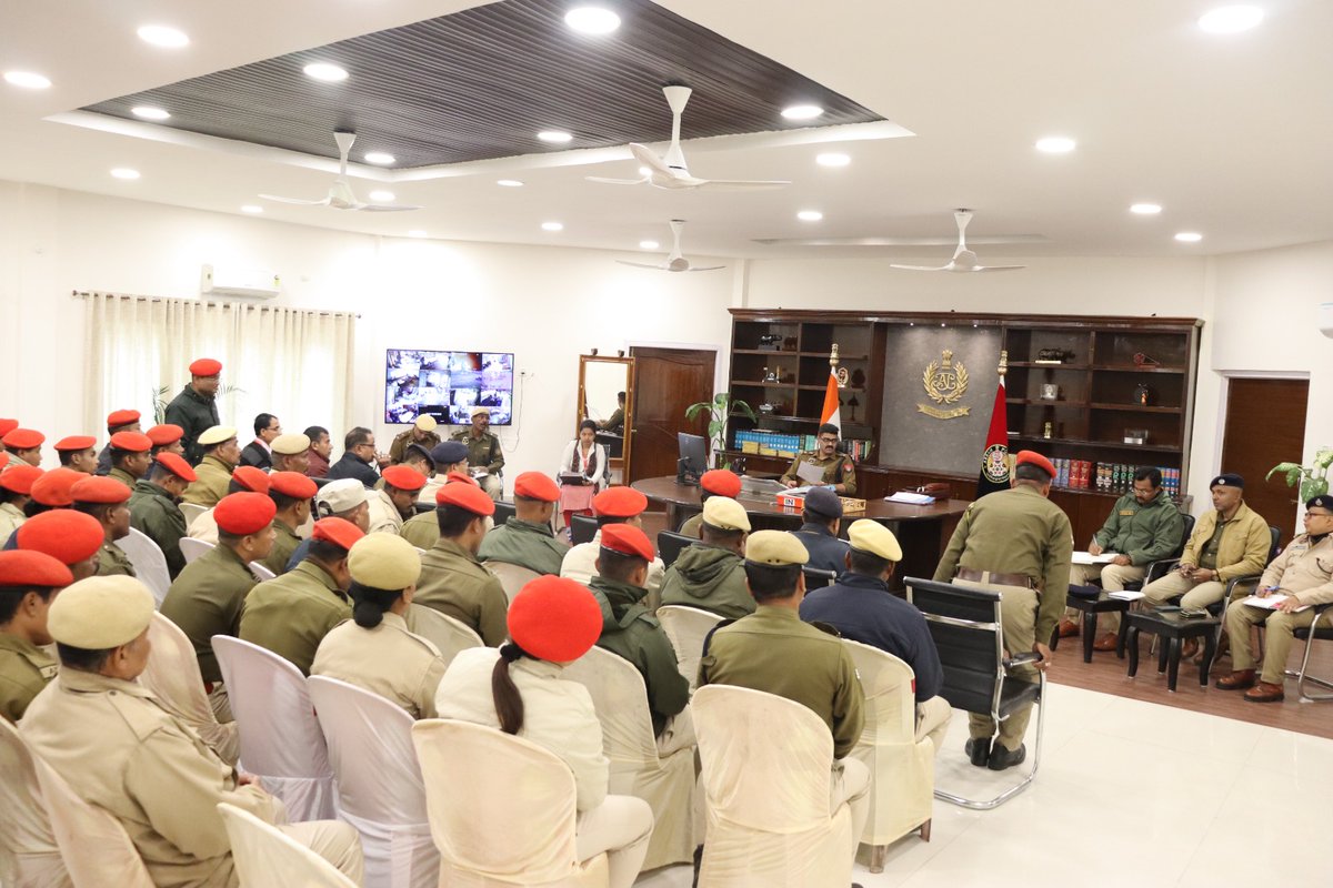 #WeCare Today , Arakshi Sammelan was organised at SP Office with representatives from all Police stations to improve well being and working conditions of Police staff. @assampolice @gpsinghips @DGPAssamPolice @HardiSpeaks @CMOfficeAssam