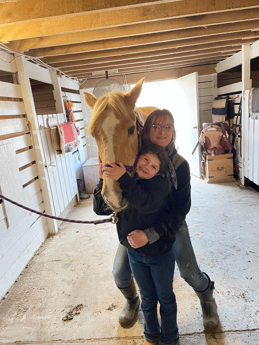 nicholas_mn's tweet photo. Today Heaven gained an angel! My beautiful Cameo crossed the rainbow bridge! Tonight she is running in the fields of Heaven with unlimited green grass and absolutely pain free! She has been in my family since 2004. She took care of her favorite boy and then all of our students 💔 https://t.co/uPPLSt4anD