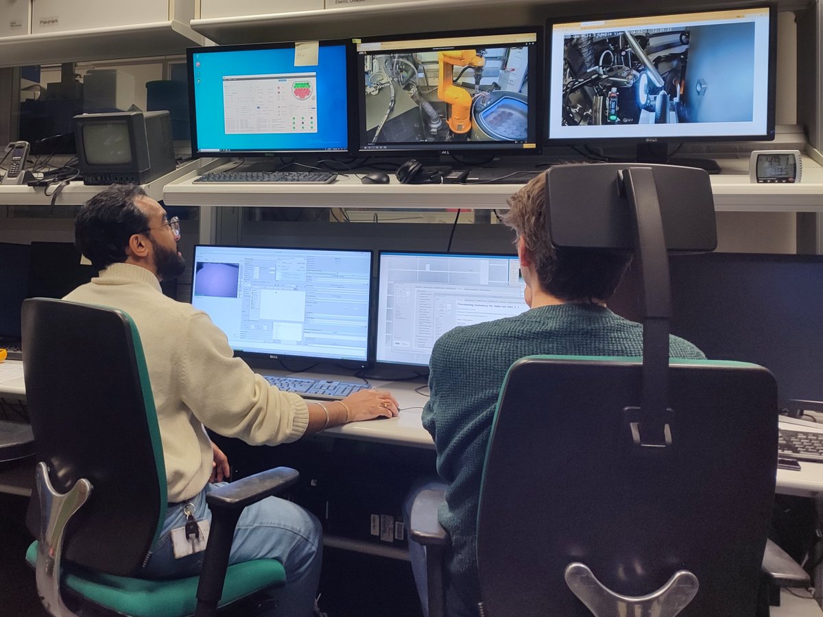 HZB-MXde (@hzbmxde) on Twitter photo Very happy news: after the cyber attack, our beamline 14.2 is now back in operation - our first happy users are collecting their data and using our new sample changer!
<a href="/HZBde/">Helmholtz-Zentrum Berlin</a> <a href="/lightsources/">lightsources.org</a> <a href="/HZB_BESSY/">BESSY@HZB</a> Very happy news: after the cyber attack, our beamline 14.2 is now back in operation - our first happy users are collecting their data and using our new sample changer!
<a href="/HZBde/">Helmholtz-Zentrum Berlin</a> <a href="/lightsources/">lightsources.org</a> <a href="/HZB_BESSY/">BESSY@HZB</a>
