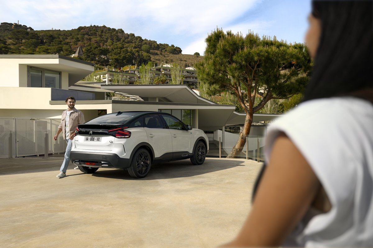 Citroën %100 Elektrikli E-C4 ile konforlu bir yolun sonunda sevdikleriniz sizi bekler.🫂 #CitroenEC4 #TamamenElektrikli