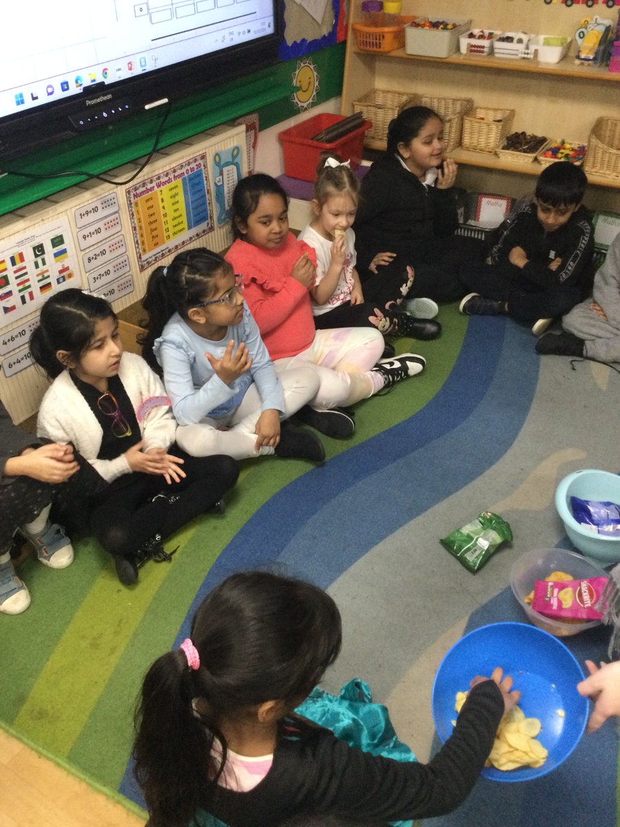 ECS_Keighley's tweet photo. Y2 have been collecting data on flavours of crisps this morning for @NSPCC #NumberDay. Salt and Vinegar was the least popular flavour and Prawn Cocktail was the most popular! 😝😋📊 #funmaths https://t.co/m3phjUIgsv