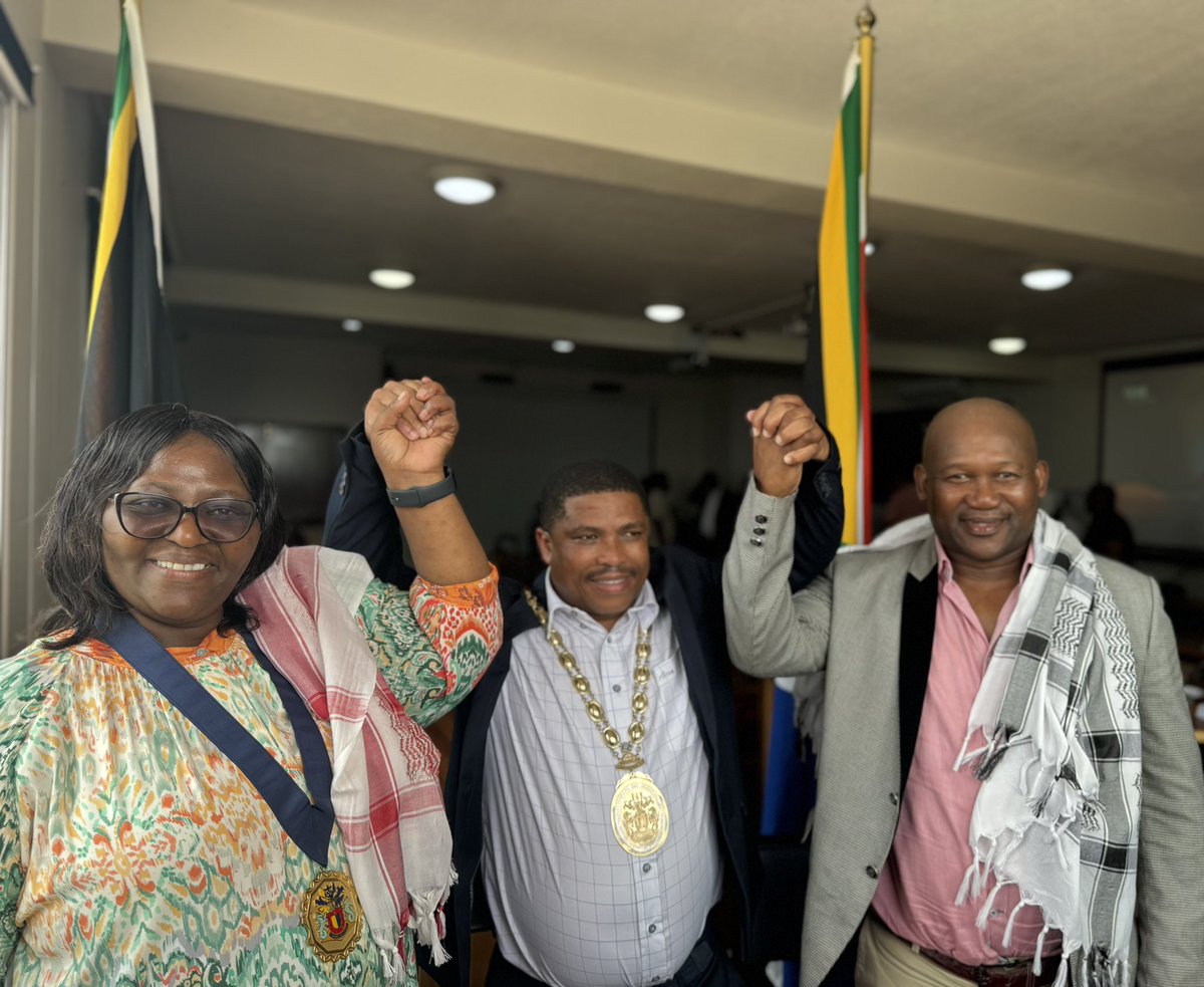 bitou_muni's tweet photo. Introducing the newly elected executive of the Bitou Municipal Council. 

Middle : Executive Mayor Councillor Claude Terblanche 
Right : Deputy Executive Mayor Councillor Nokuzola Kolwapi. 
Left : Council Speaker Councillor Sandiso Gcabayi. 

#BitouCouncil #bitouupdates https://t.co/KsG2q7VWhH