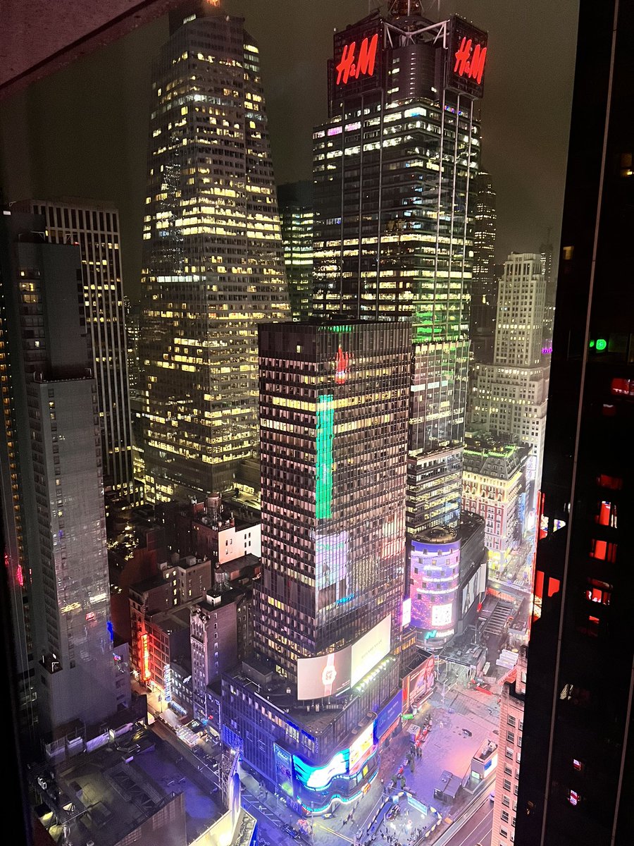 patricefnk's tweet photo. Welcome to NY ! #AF006 hier. 
Je vous attends ce soir sur l’#AF005 pour un retour vers CDG ? ☺️ https://t.co/DvR6PdwrOL