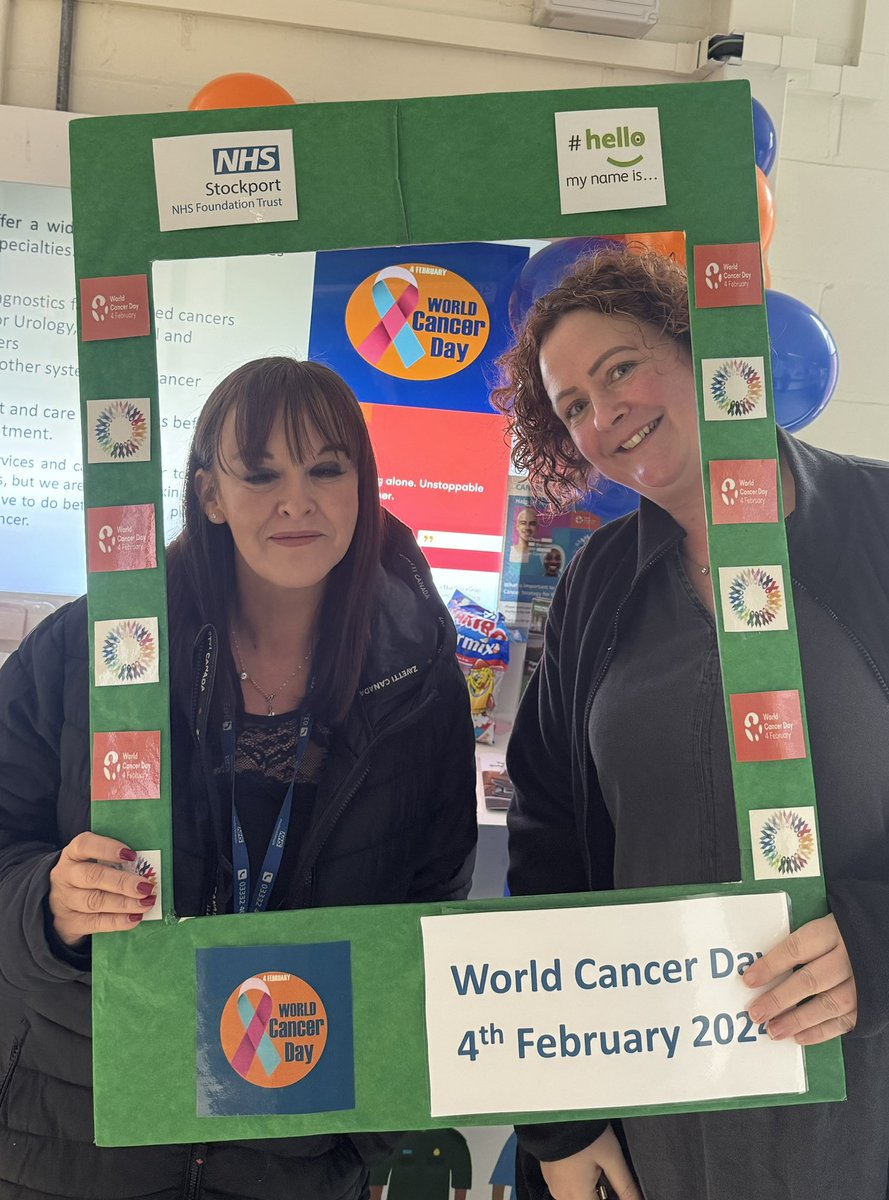 Been to show our support of the cancer strategy and we were good and didn’t have a cake. Stall outside the canteen today. #WorldCancerDay @michmdavies @Nnamdinhs @StockportNHS @bowelcanceruk