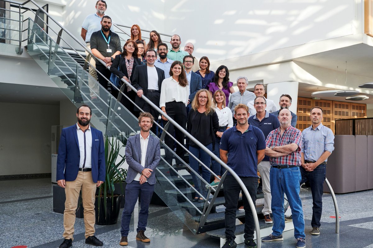 cienciaURV's tweet photo. 🍃🫧🚢✈️ La @universitatURV participa en el projecte #COCPIT, una iniciativa europea per produir combustibles basats en microalgues per al transport aeri i marítim que ajudarà a assolir els objectius de #descarbonització de la #UnióEuropea 👇
https://t.co/nnvzslQVb2 https://t.co/HpjgE5utDP