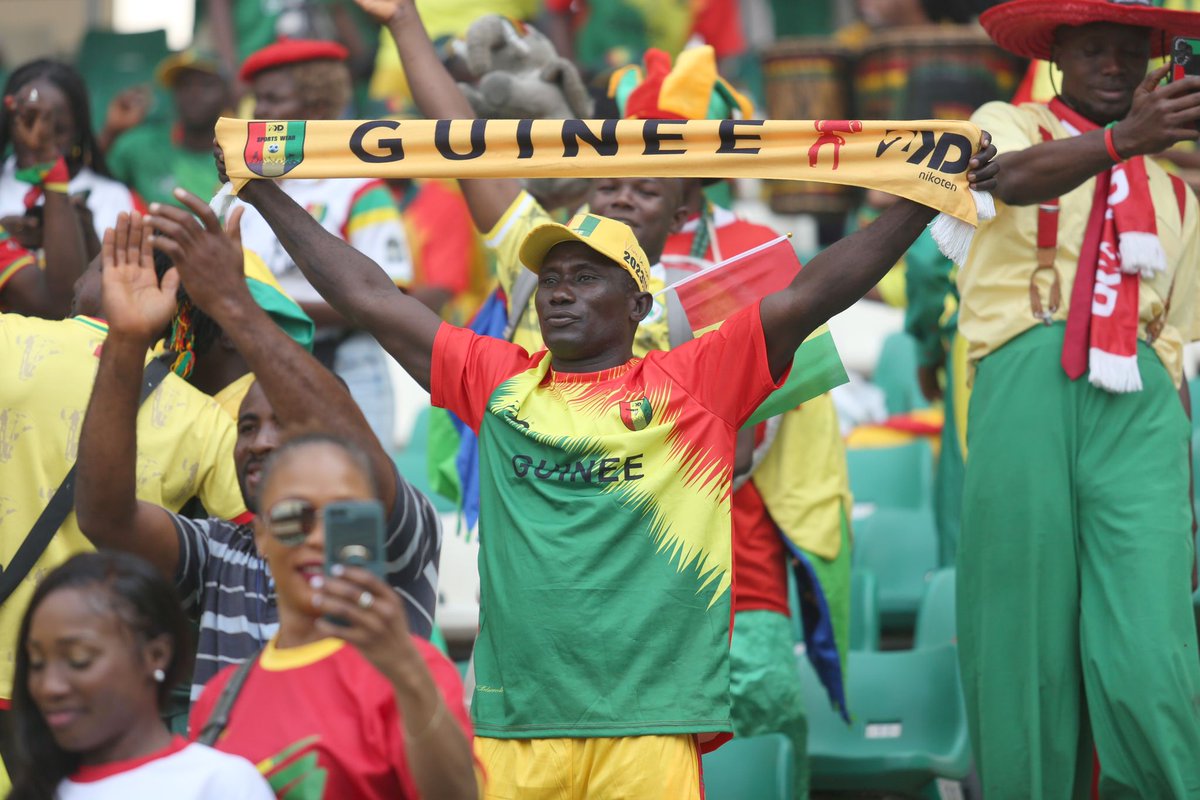 DIABY_Mamy's tweet photo. #JOUR_DE_MATCH
#Objectif: une victoire assurée vers les 1/2, pour l'histoire ✅✌
Sesséyoo, wó béré sembèra, wó bôgnê nakha bô...!
Tetraa GbinGbinSo...!
❤💛💚🇬🇳❤💛💚
#Syli_Wonkhaï
#Wontanara
#GbinGbinSo
#CAN2023
#JummahMubarak https://t.co/IGeBawVeml