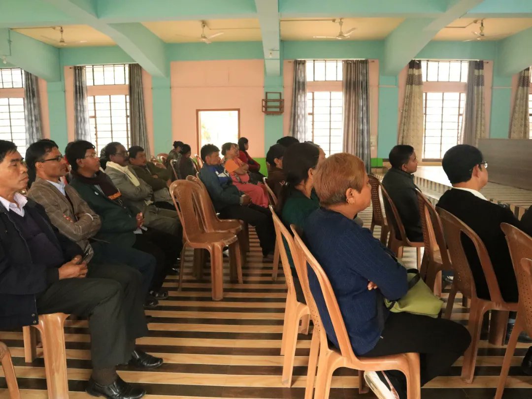 ampareenlyngdoh's tweet photo. Nga da sngewkmen ba nga lah ioh lad ban iasyllok ha ka jingialang kaba lyngkot, ha ryngkat jong U MLA Jirang, Bah Sosthenes Sohtun bad U Ri-Bhoi NPP President, Bah Clement Mawlong, ia ki Rangbah bad ki dkhot jong ka Seng Longkmie jong ka Byrnihat Parish.
#enlighting #meghalaya https://t.co/fcNSPNJfYI