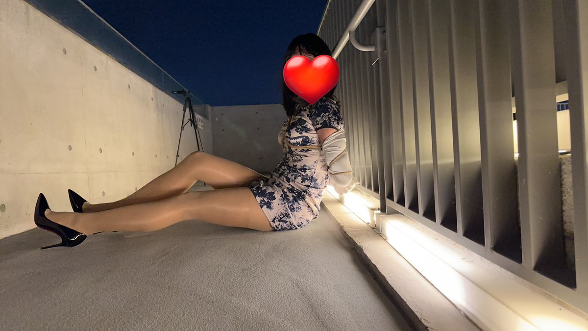 在戶外綁綁part2
心驚膽跳的我們
根本愛上這種感覺❤

ps還真的遇到路人
下次想看我們去哪裡呢～～～
<a href="/Kai_BDSMer/">楷繩</a>
