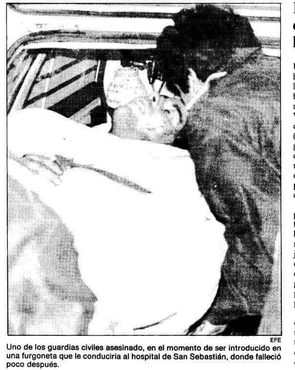 Consuelo Ordóñez (@consuorf) on Twitter photo #TalDiaComoHoy de 1983 en #Ordicia #ETA asesinó en una emboscada al <a href="/guardiacivil/">Guardia Civil</a> MIGUEL MATEO PASTOR, con granadas anticarro y ametrallándolos, pudo ser otra masacre, tenía tan sólo 24 años. Sus otros dos compañeros resultaron heridos.
HILO ⤵️ #TalDiaComoHoy de 1983 en #Ordicia #ETA asesinó en una emboscada al <a href="/guardiacivil/">Guardia Civil</a> MIGUEL MATEO PASTOR, con granadas anticarro y ametrallándolos, pudo ser otra masacre, tenía tan sólo 24 años. Sus otros dos compañeros resultaron heridos.
HILO ⤵️