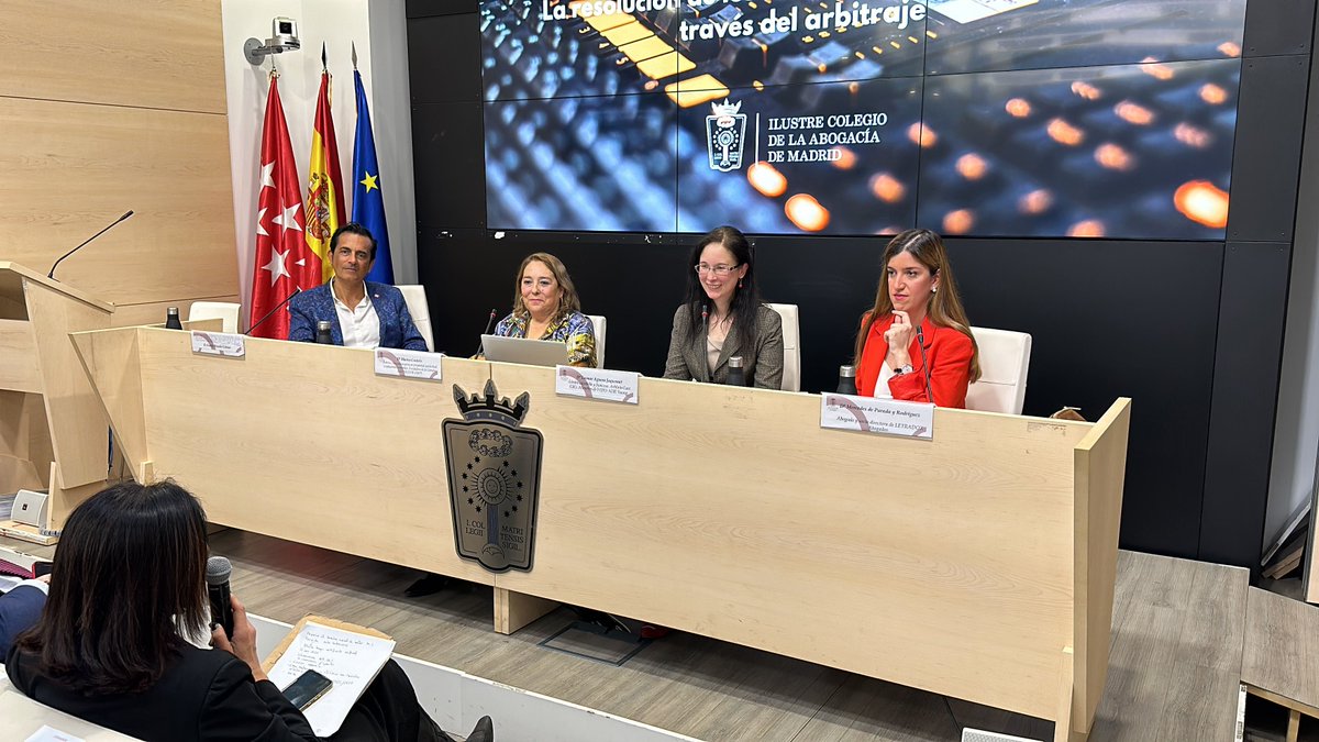 InstitutoAutor's tweet photo. 🎬 La Presidenta del Instituto Autor, @MarisaCastelo, participó en la jornada “La resolución de los conflictos audiovisuales a través del arbitraje” ➡️ https://t.co/RcQPqBPWnE.

👉 Organizada por el Ilustre Colegio de Abogados de Madrid (@icam_es).

#Mediación #Mediautor https://t.co/oZ3ndbyUGC