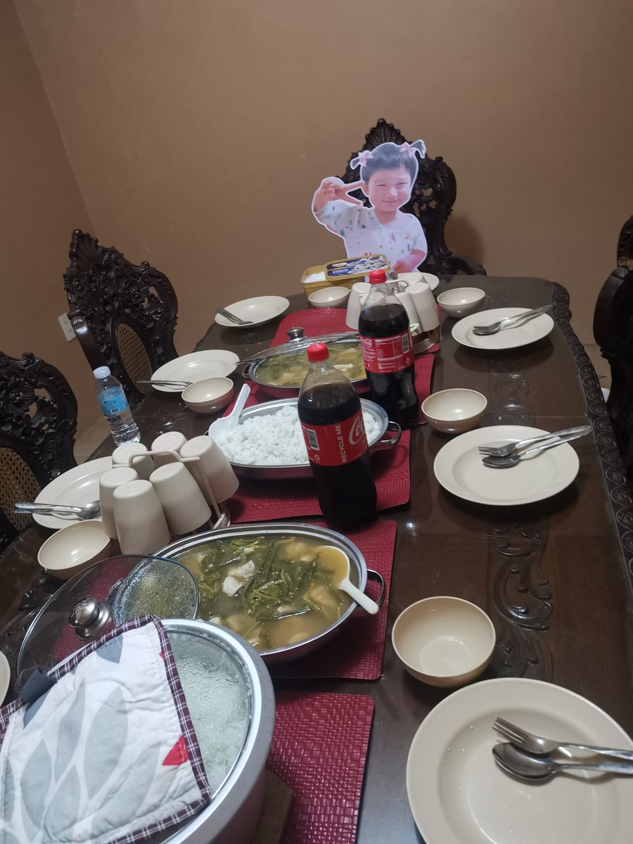 itscessy0617's tweet image. dinner time 🍴 ayan na po yung ice cream nya sa mga nagaask. dahil very good ang baby natin na yan :)