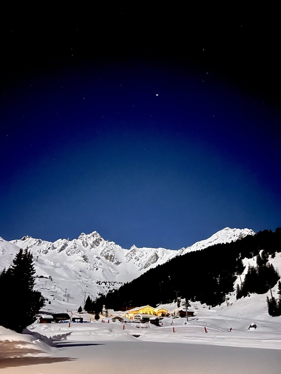 Ghanlicht's tweet photo. ⛷️ https://t.co/VXa70sHBJV