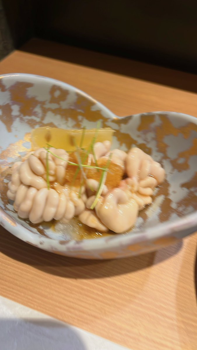 shaoruu1's tweet photo. カジュアルカウンター寿司屋で
好き勝手頼むご褒美中 https://t.co/0vpLtsYUxM